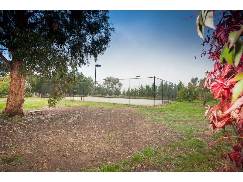 30 PIERCE RD, New Gisborne VIC 3438