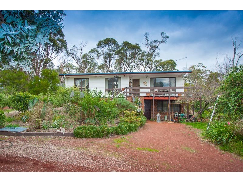 13 Scott Street, Macedon VIC 3440