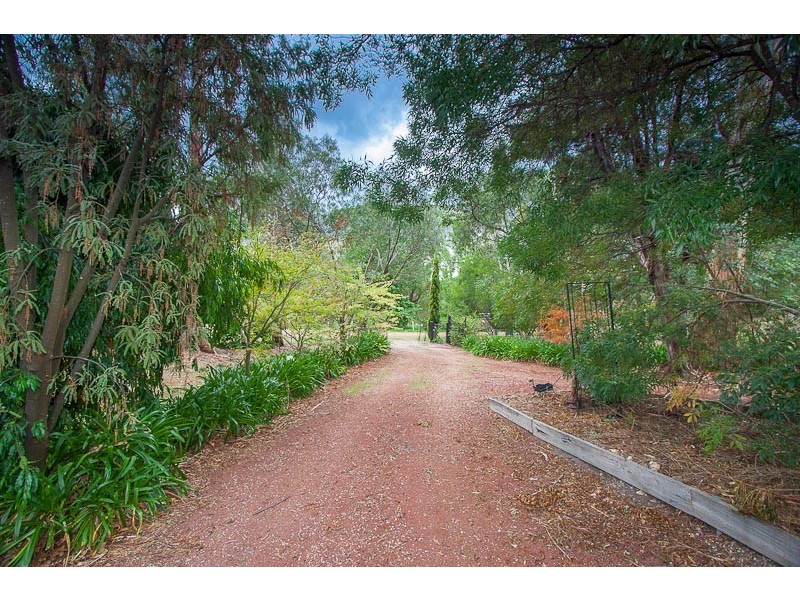 13 Scott Street, Macedon VIC 3440