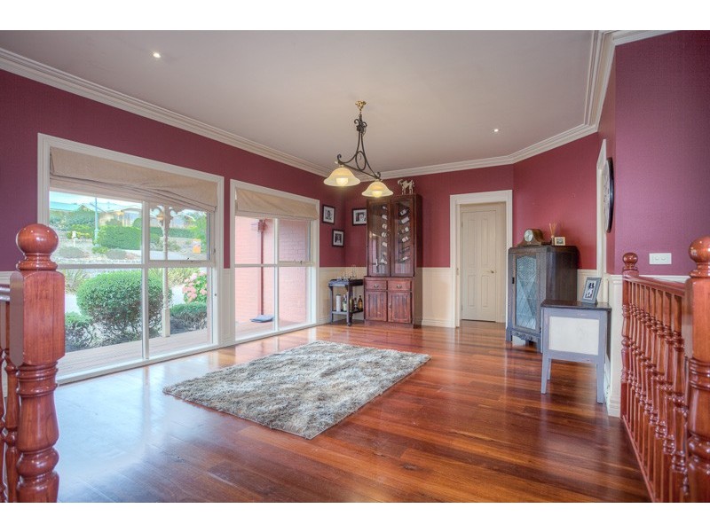 18 Wyralla Crescent, Gisborne VIC 3437