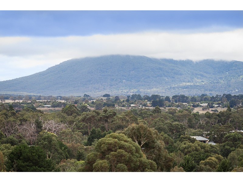 18 Wyralla Crescent, Gisborne VIC 3437