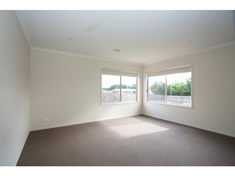 12 Mt. Vista Close, New Gisborne VIC 3438