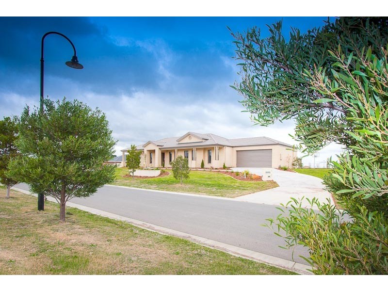 1 Bluegum Circuit, Riddells Creek VIC 3431