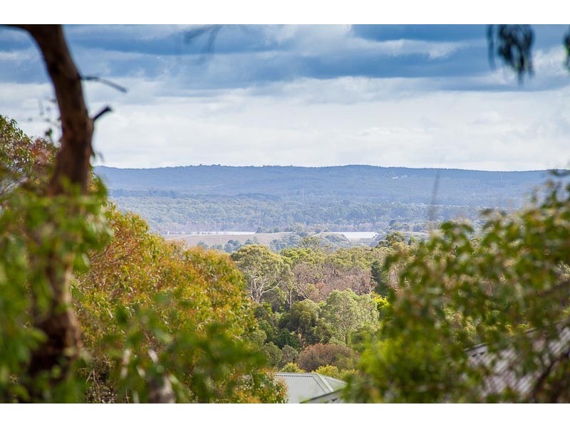 6 Wyralla Crescent, Gisborne VIC 3437