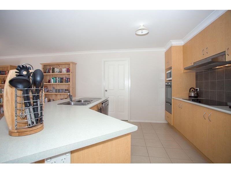 6 Wyralla Crescent, Gisborne VIC 3437