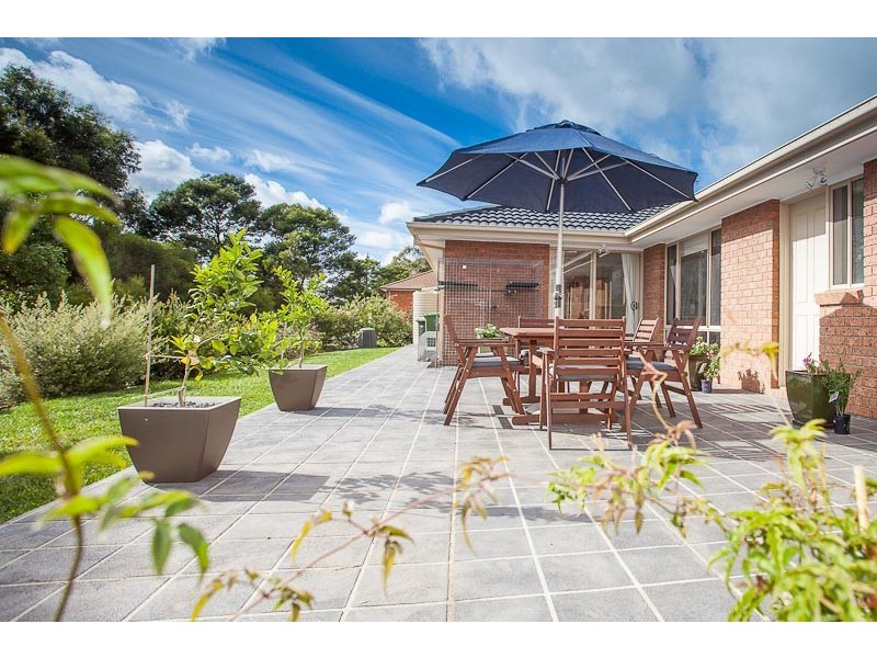 6 Wyralla Crescent, Gisborne VIC 3437