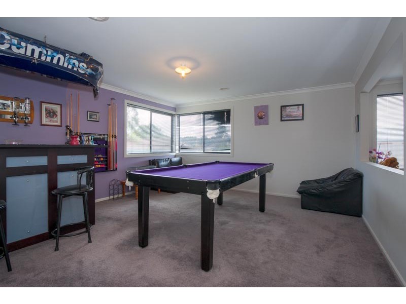 8 Coleman Crt, Gisborne VIC 3437