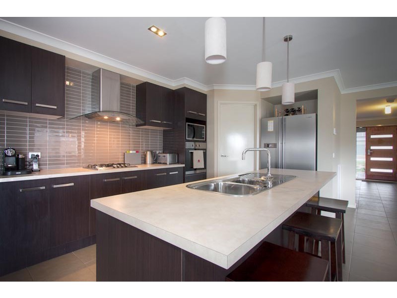 12 Francis Crescent, Gisborne VIC 3437