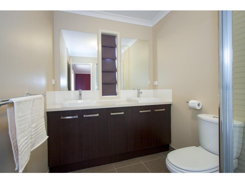 12 Francis Crescent, Gisborne VIC 3437