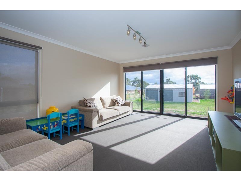 12 Francis Crescent, Gisborne VIC 3437