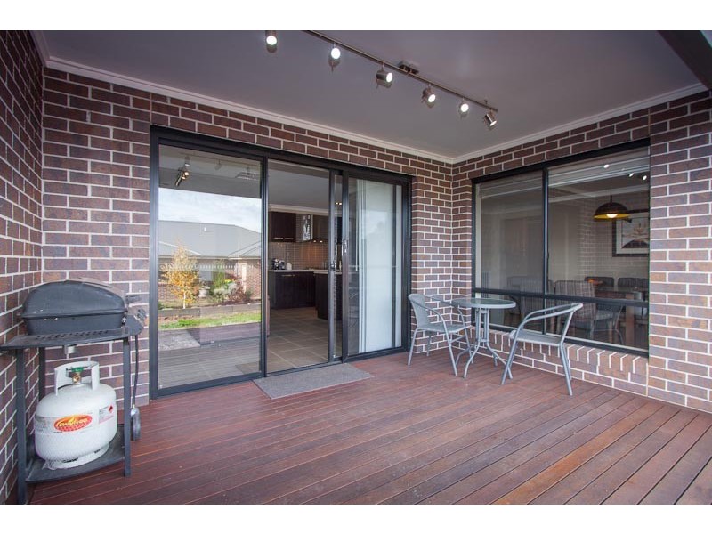 12 Francis Crescent, Gisborne VIC 3437