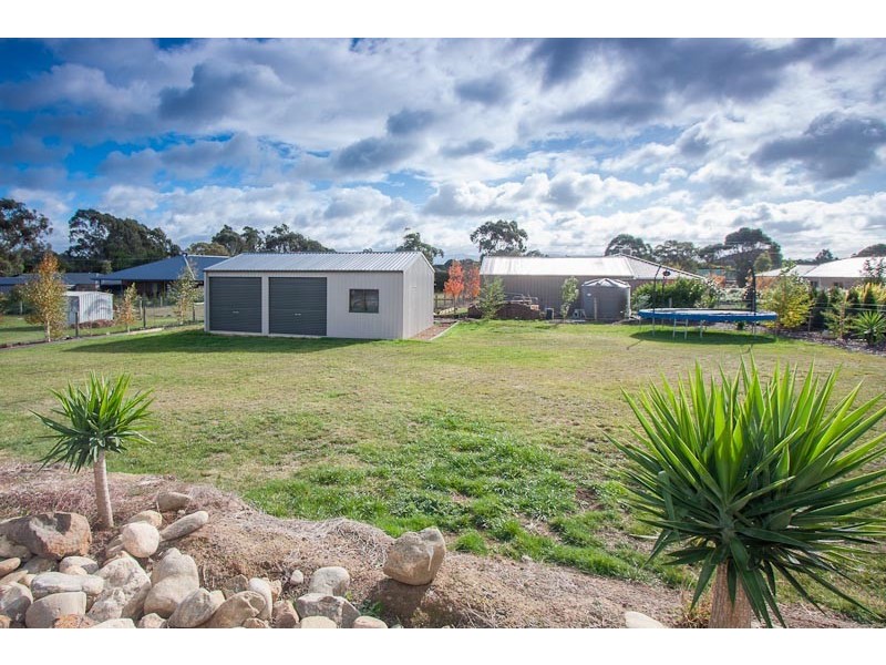 12 Francis Crescent, Gisborne VIC 3437