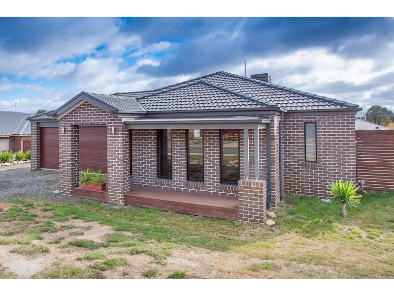 12 Francis Crescent, Gisborne VIC 3437