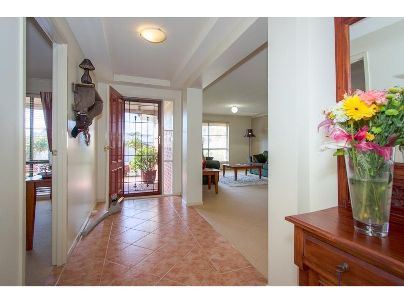 10 Pinelea Grove, Gisborne VIC 3437