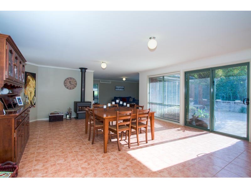 10 Pinelea Grove, Gisborne VIC 3437