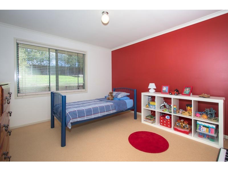 10 Pinelea Grove, Gisborne VIC 3437