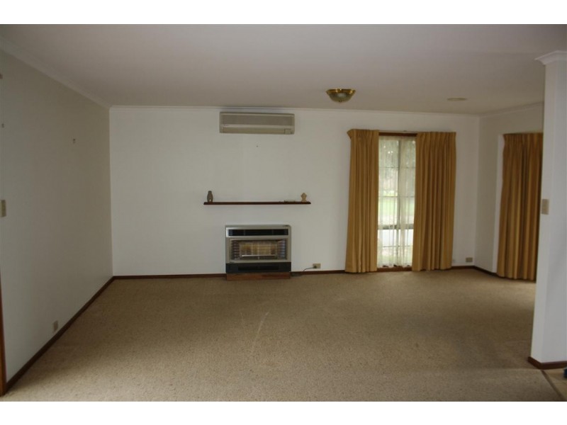 4/21 Hutton Street, Kyneton VIC 3444