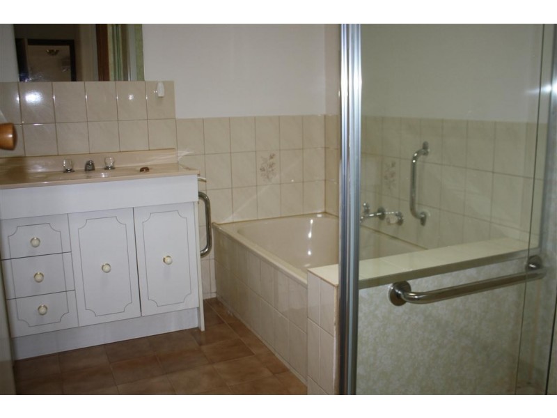 4/21 Hutton Street, Kyneton VIC 3444