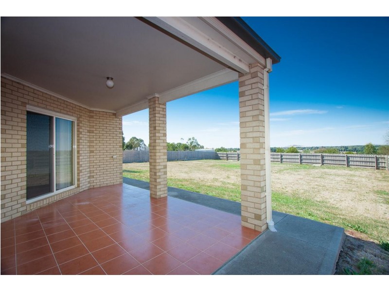 9 Cassandra close, Gisborne VIC 3437