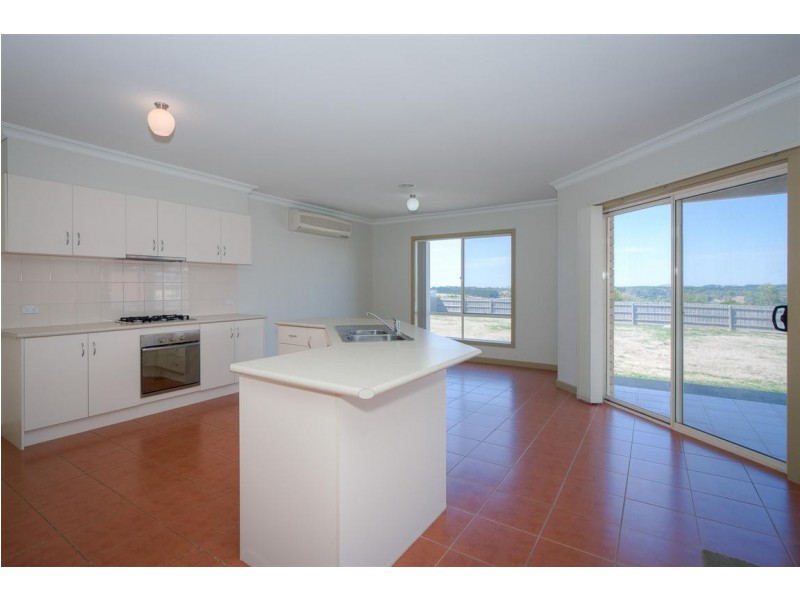 9 Cassandra close, Gisborne VIC 3437