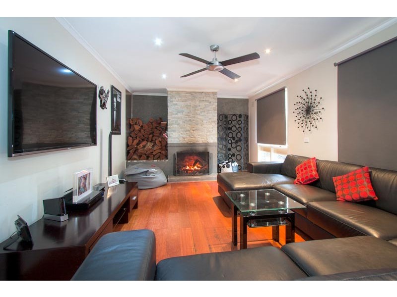 10 Hotham Avenue, Mount Macedon VIC 3441