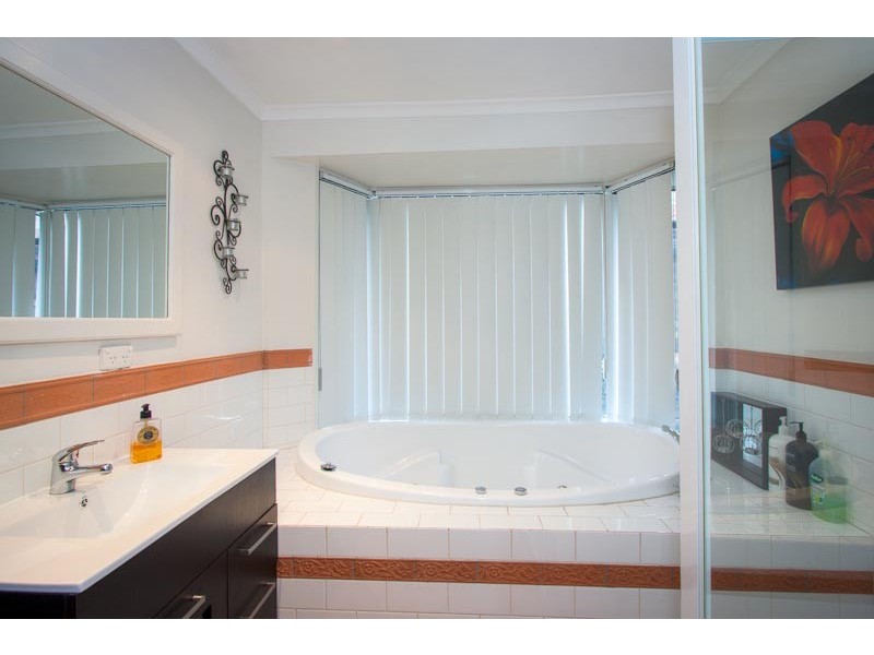10 Hotham Avenue, Mount Macedon VIC 3441