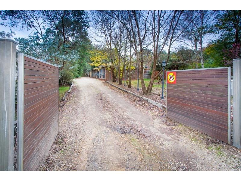 10 Hotham Avenue, Mount Macedon VIC 3441
