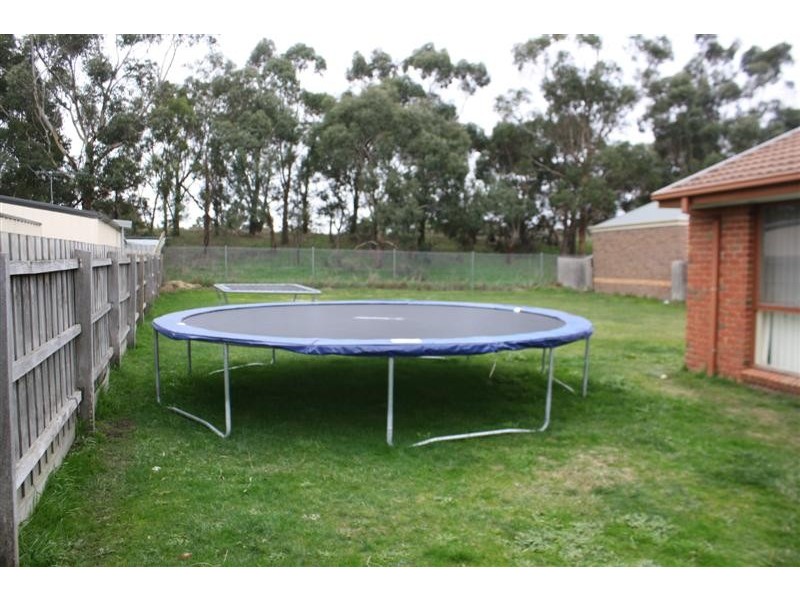 41 Sunnypark Close, Gisborne VIC 3437