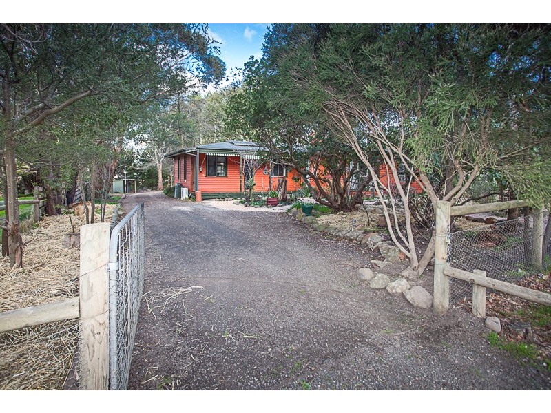 23 Centenary Avenue, Macedon VIC 3440