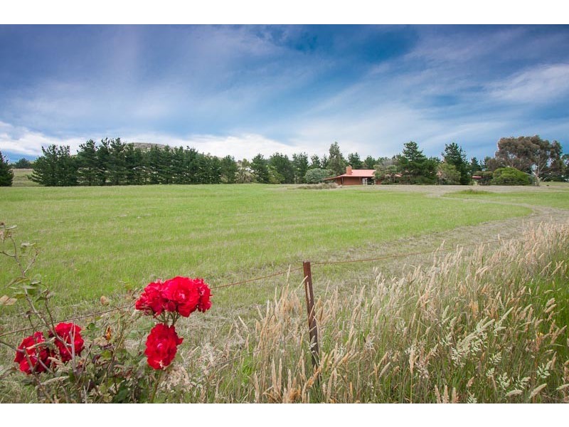 28 Cadana Road, Gisborne South VIC 3437