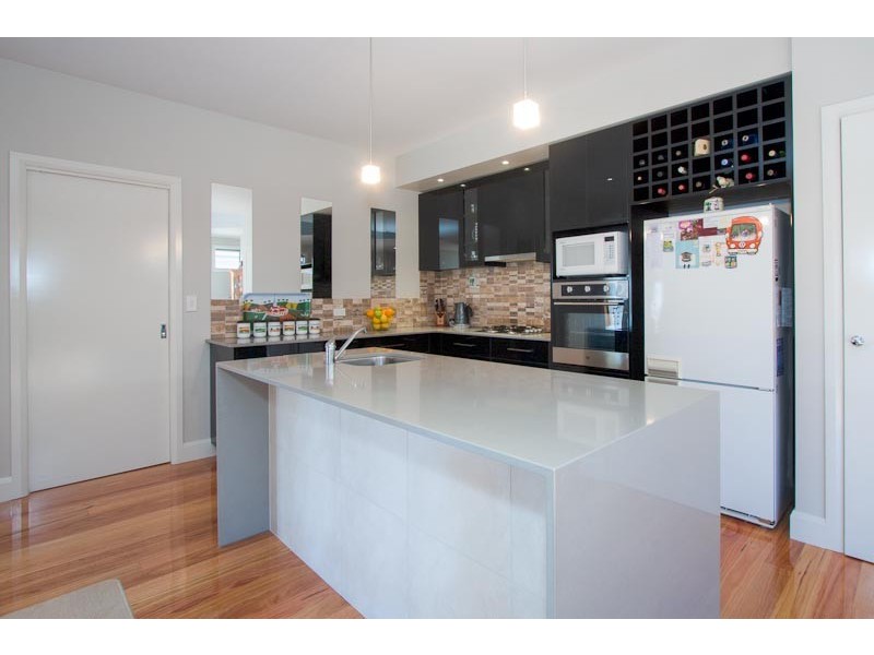 Unit 1/ 9 Rodney Street, Gisborne VIC 3437