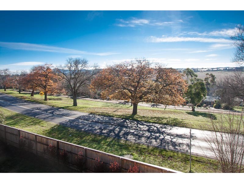 Unit 1/ 9 Rodney Street, Gisborne VIC 3437