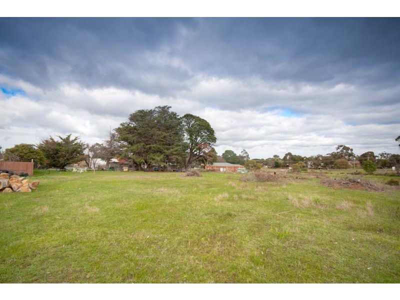 26 – 28 Mahoneys Road, Riddells Creek VIC 3431