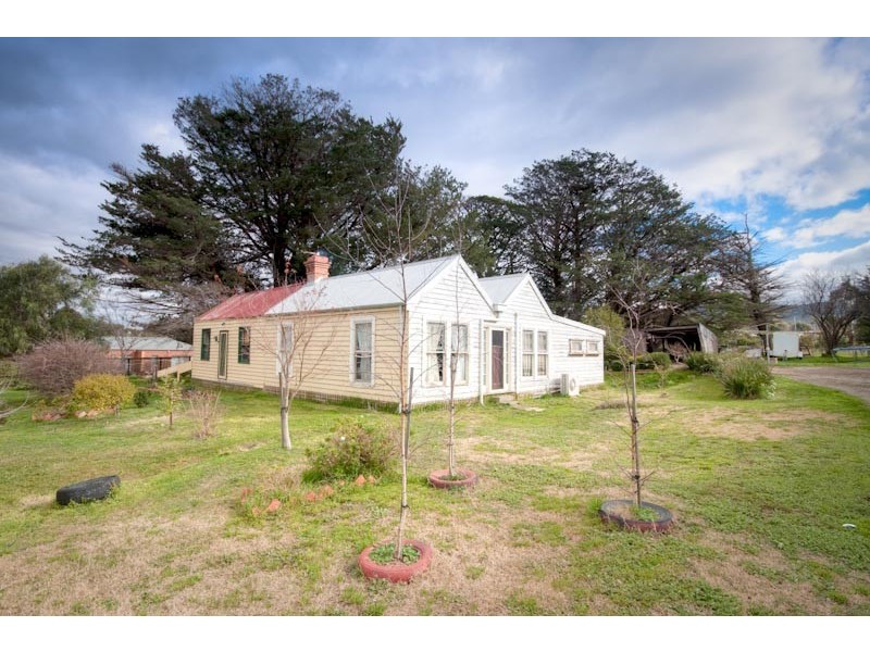 26 – 28 Mahoneys Road, Riddells Creek VIC 3431