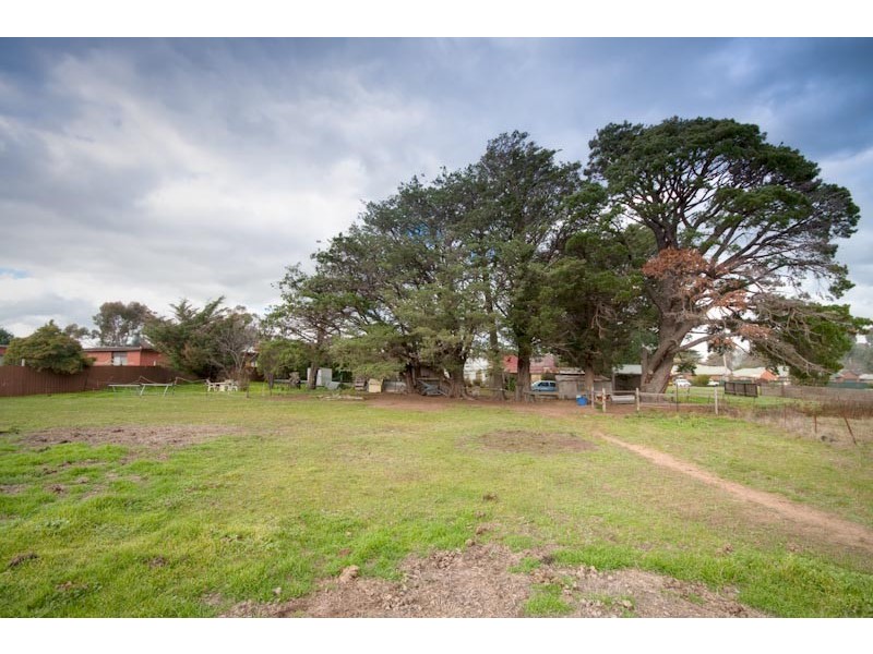 26 – 28 Mahoneys Road, Riddells Creek VIC 3431