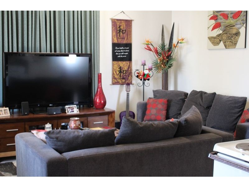 9B Howey Street, Gisborne VIC 3437