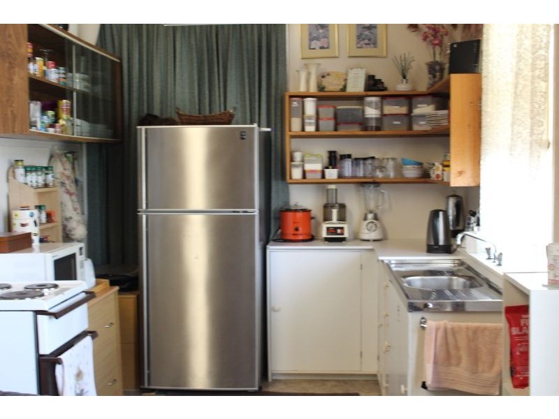 9B Howey Street, Gisborne VIC 3437