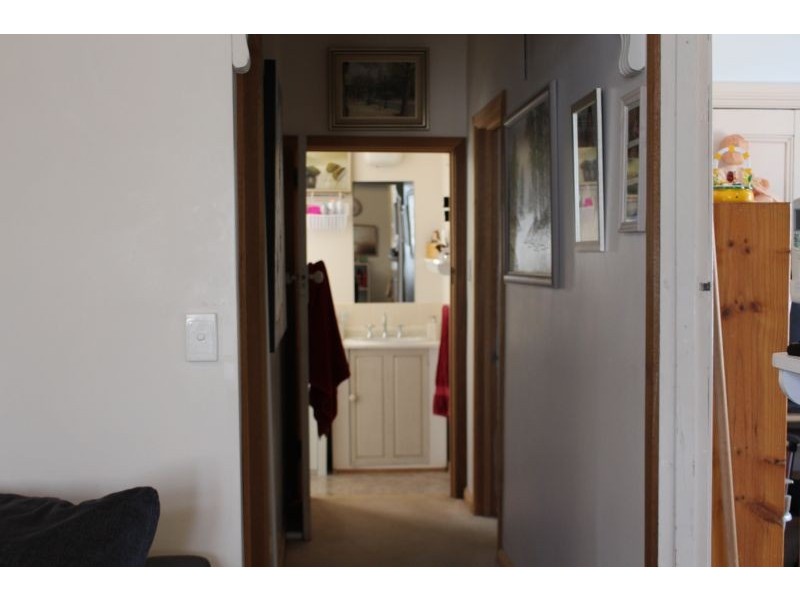 9B Howey Street, Gisborne VIC 3437