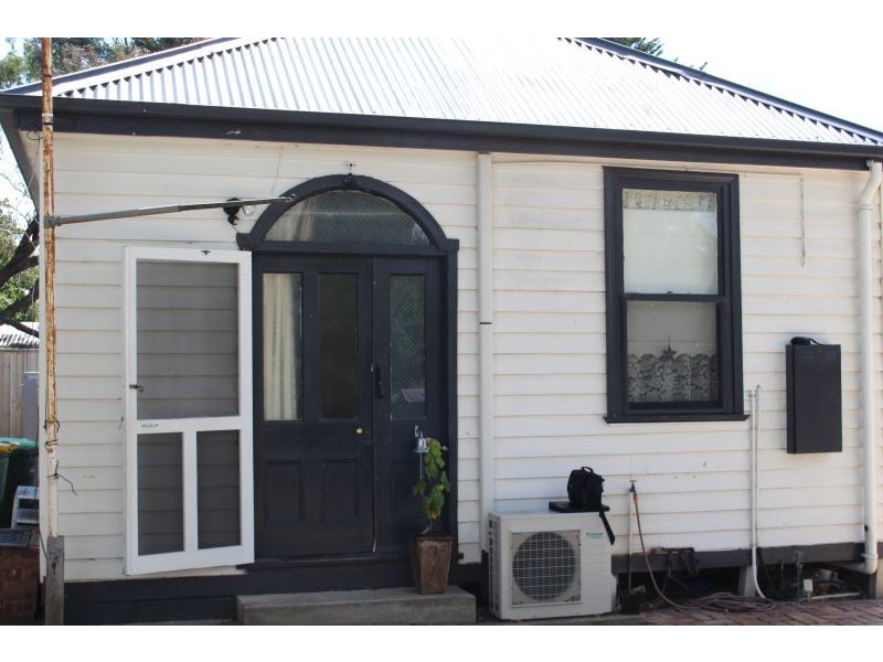 9B Howey Street, Gisborne VIC 3437