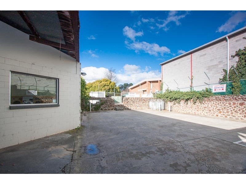 11 Hamilton Street, Gisborne VIC 3437