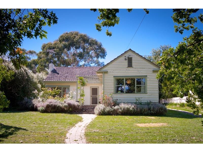 33 Calthorpe Street, Gisborne VIC 3437