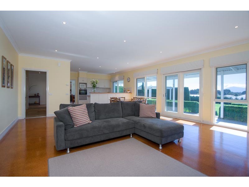 22 Jonathan Road, Gisborne VIC 3437