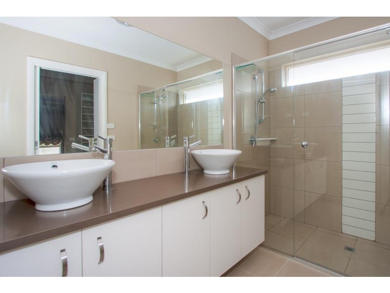 181 Station Rd, Gisborne VIC 3437