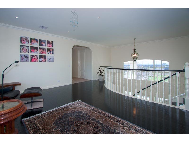 6 Grange Court, Gisborne VIC 3437