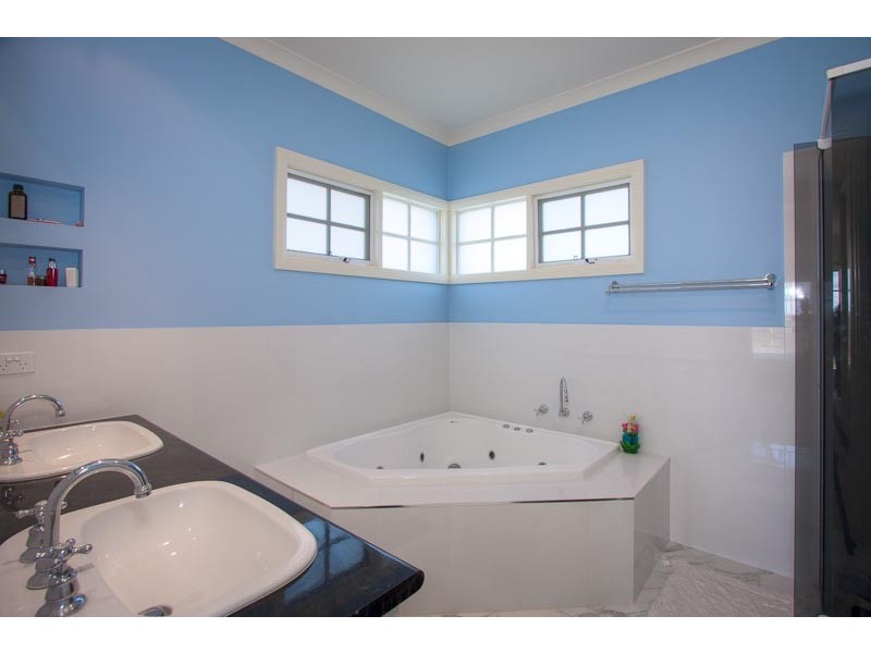 6 Grange Court, Gisborne VIC 3437