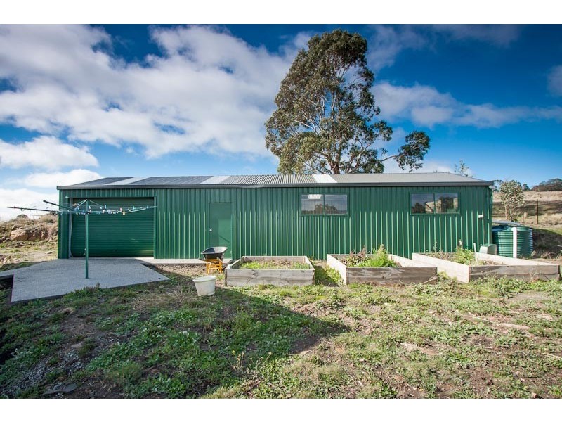 6 Grange Court, Gisborne VIC 3437