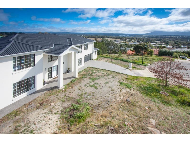 6 Grange Court, Gisborne VIC 3437