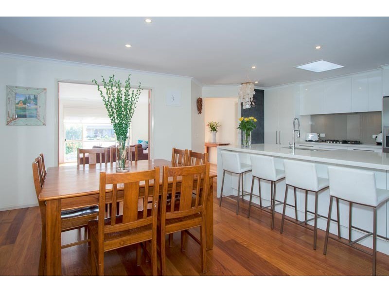 6 Galilee Court, New Gisborne VIC 3438