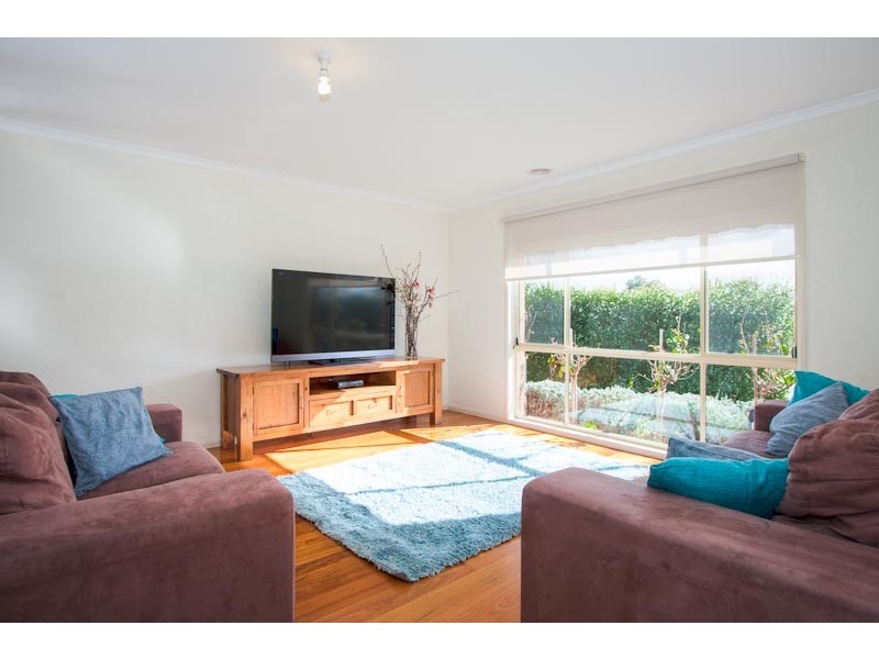 6 Galilee Court, New Gisborne VIC 3438