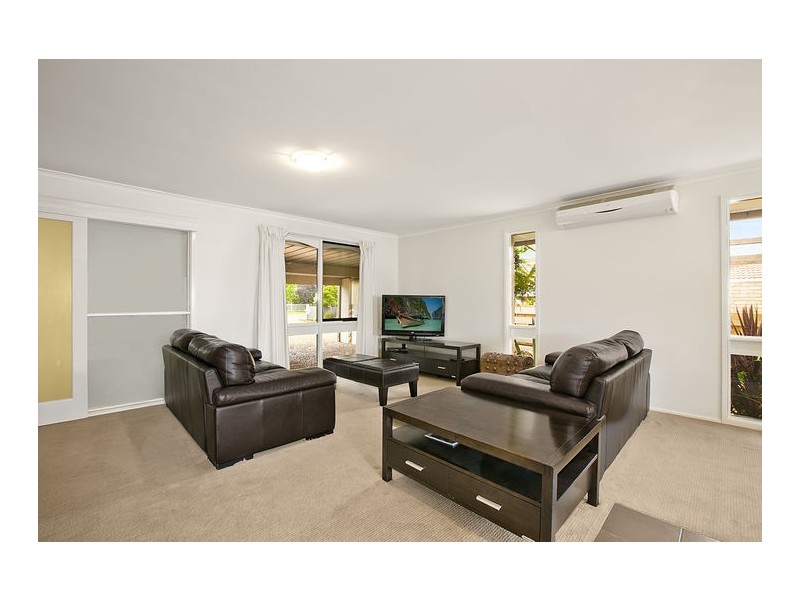 Unit 1/36 Grant Avenue, Gisborne VIC 3437
